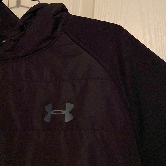 Under Armour quilted hoodie. Light nylon quilting on the front. - Picture 3 of 5